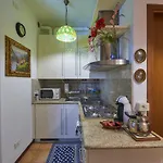 Casa Di Mezzo 