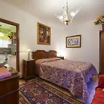 Casa Di Mezzo 