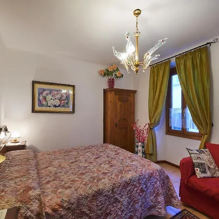 Casa Di Mezzo *